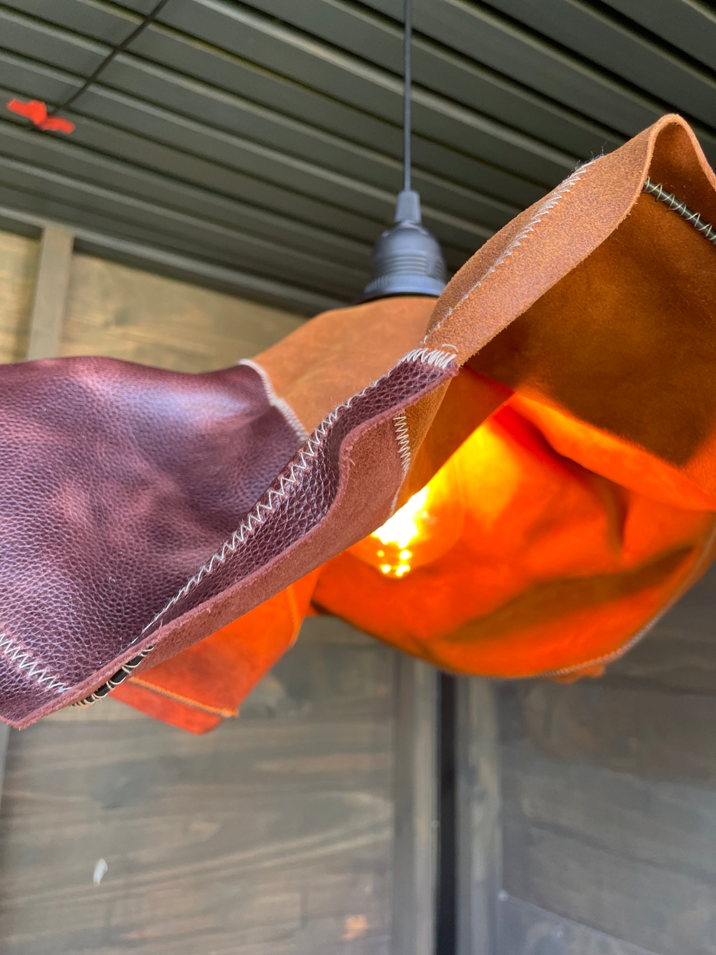 Lámpara colgante Malmo Camel-Burdeo