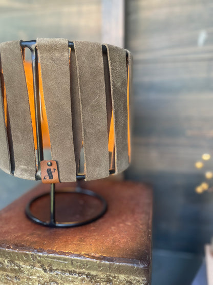 Lámpara de mesa Karibu Taupe