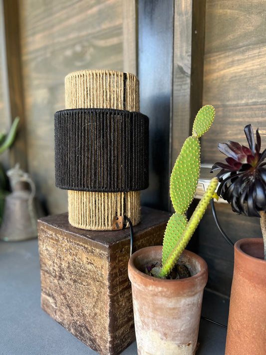 Lámpara de mesa Kambira