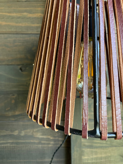 Lámpara de mesa Diagonal Fez - Color a Elección